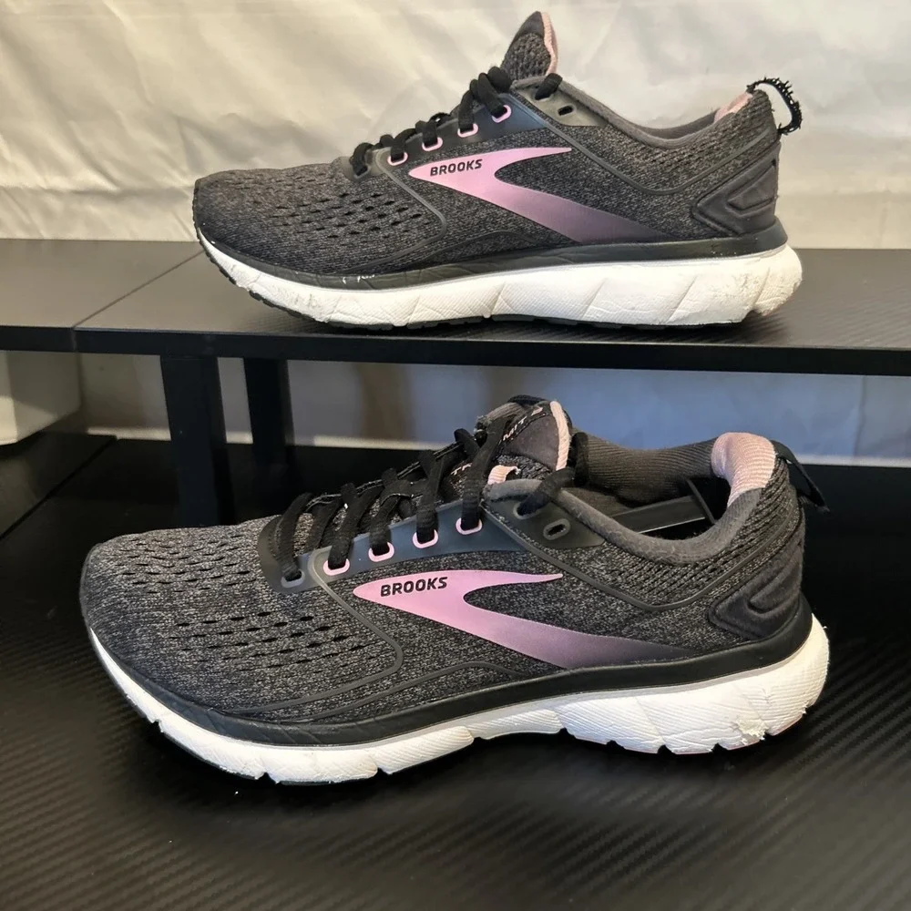 Brooks Transmit 3 Women's SIZE‎ 8.5 Medium Gray Mesh Lace Up Running Shoes